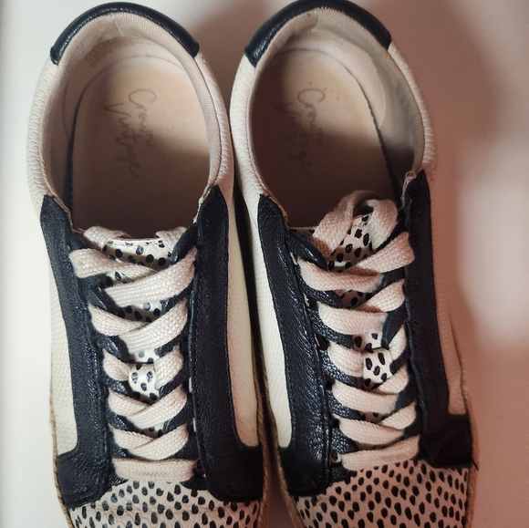 Crown Vintage Black and White Sneakers with Embellished Toe - Picture 3 of 5
